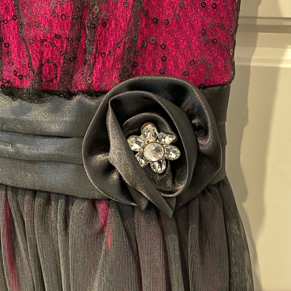 Formal Black and Pink Dress with Sequins and Flower Detail Tie Kids Girls Size 8 - Picture 4 of 5